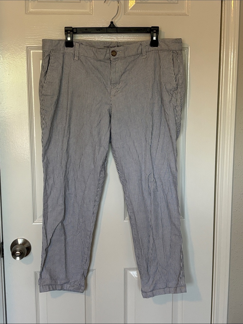 205. Gap Blue Stripe Women's Cropped Khakis Casual Pants